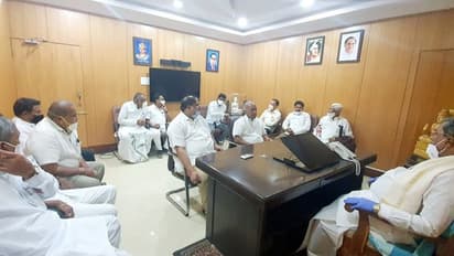 ಬಿಜೆಪಿಗೆ ಕಾಂಗ್ರೆಸ್ ರಿವರ್ಸ್ ಆಪರೇಷನ್: ಸಿದ್ದರಾಮಯ್ಯ ಮಹತ್ವದ ಸಭೆ..!