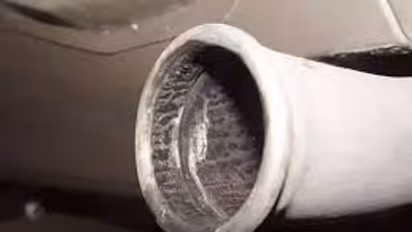കാറിന്‍റെ സൈലന്‍സറില്‍ നിന്നും വെള്ളം വരുന്നോ? ഇതാണ്  കാരണം!