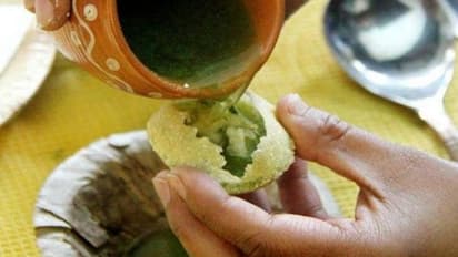 ಟಾಯ್ಲೆಟ್​ ನೀರಲ್ಲಿ ಪಾನಿ ಪೂರಿ ಮಾಡಿ ಮಾರುತ್ತಿದ್ದ ಭೂಪ ಸಿಕ್ಕಿಬಿದ್ದ..!