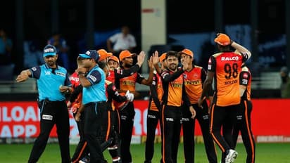 സണ്റൈസേഴ്സ് ഹൈദരാബാദിന് കനത്ത തിരിച്ചടി; സ്റ്റാര് പേസര്ക്ക് ശേഷിക്കുന്ന ഐപിഎല് മത്സരങ്ങള് നഷ്ടമാവും