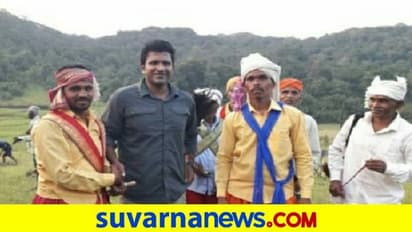 ಕಾರವಾರ: ಸುಗ್ಗಿ ಕುಣಿತ ತಂಡ​ದೊಂದಿಗೆ ಬೆರೆತ ನಟ ಪುನೀತ ರಾಜಕುಮಾರ