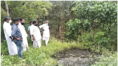 താമരശ്ശേരി ചുരത്തില് കക്കൂസ് മാലിന്യം തള്ളി