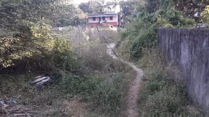 വഴി നല്കാതെ ദേവസ്വം ബോര്ഡ്, പഞ്ചായത്ത് തെരഞ്ഞെടുപ്പ് ബഹിഷ്ക്കരിക്കാനൊരുങ്ങി നാട്ടുകാര്