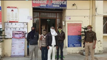 युवक को आया ऐसा सपना कि रात में खोद डाला अपना ही घर, दीवार के नीचे गढ़ा है सोना ही सोना