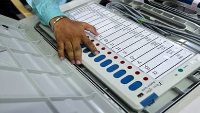 തദ്ദേശ തിരഞ്ഞെടുപ്പ്: കൊവിഡ് രോഗികളടക്കമുള്ളവര്‍ക്കുള്ള തപാല്‍വോട്ടർ പട്ടിക ഞായറാഴ്ച മുതല്‍ തയ്യാറാക്കും