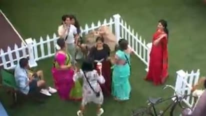 அழகு ஆங்கர் அர்ச்சனாவை ஆயாவா ஆக்கிட்டாரே பிக்பாஸ்..! கலகலப்பான போட்டியாளர்கள்..!