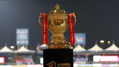 ഐപിഎല് 2021: 8 ടീമുകളും നിലനിര്ത്തിയ താരങ്ങളും ഒഴിവാക്കിയവരും