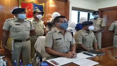 হোয়াটসঅ্যাপে মহিলাদের ছবি দিয়ে বন্ধুত্ব, রাজস্থানে বসে জালিয়াতি চক্রের পর্দাফাঁস করল মুর্শিদাবাদ পুলিশ