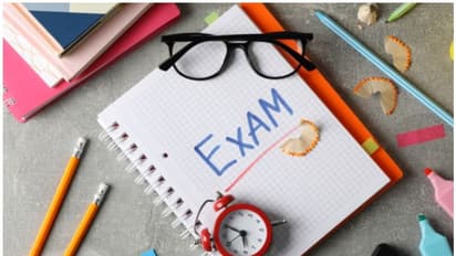 ഈ വർഷത്തെ പ്ലസ്ടു മോഡൽ പരീക്ഷ മാർച്ച്‌ 1ന്;  ടൈംടേബിൾ പ്രസിദ്ധീകരിച്ചു