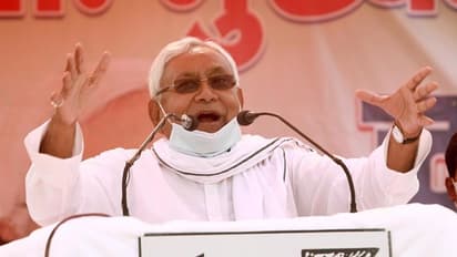 ബിജെപിക്കും പിന്നിലായി ജെഡി(യു); നിതീഷിനെ ഉറ്റുനോക്കി ബിഹാര് രാഷ്ട്രീയം