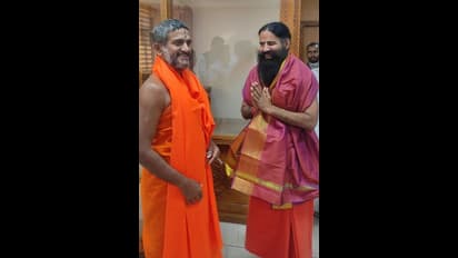 ಪೇಜಾವರ ಶ್ರೀ  ಯೋಗಗುರು ಬಾಬಾ ರಾಮ್ ದೇವ್ ಭೇಟಿ