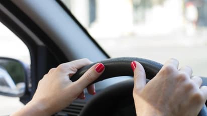 "സ്റ്റിയറിംഗോ? നഹീന്ന് പറഞ്ഞാ നഹീ.." വരുന്നൂ 'അതിശയ' കാറുകള്‍!