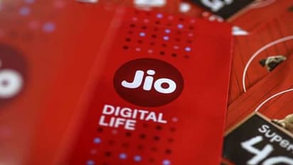 Google को जियो प्लेटफॉर्म्स में 7.73 फीसदी हिस्सेदारी खरीदने की मंजूरी, स्मार्टफोन होगा लॉन्च