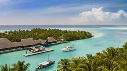 మాల్దీవుల్లో మాయమైన భార్య.. ఆచూకీ తెలిపితే రూ. 70 లక్షలు ప్రకటించిన భర్త...