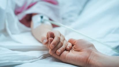 ವಿಶ್ರಾಂತಿ ತೆಗೆದುಕೊಳ್ಳದೆ 104 ದಿನ ದುಡಿದ ವರ್ಣಚಿತ್ರಕಾರ ಅಂಗಾಂಗ ವೈಫಲ್ಯದಿಂದ ಸಾವು!