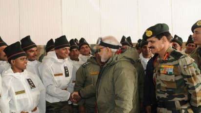 ಸತತ 7ನೇ ಬಾರಿ ಸೈನಿಕರೊಂದಿಗೆ ದೀಪಾವಳಿ ಆಚರಿಸಿದ ಮೋದಿ!