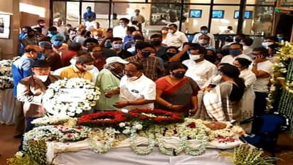 ডুয়ার্সের জঙ্গলে নির্জনে থাকতে ভালবাসতেন সৌমিত্র, শ্য়ুটিংয়ের সময় অভিনেতার সম্পর্কে অজানা তথ্য