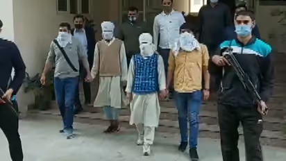 दिल्ली से दो संदिग्ध कश्मीरी आतंकी गिरफ्तार, सेमी ऑटोमेटिक हथियार भी बरामद