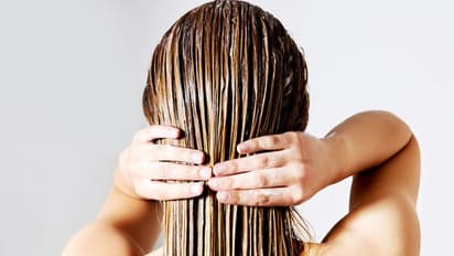 এবার রুক্ষ আবহাওয়া দূরে সরিয়ে দিন, মাত্র ৭ দিনে পান ঝলমলে চুল