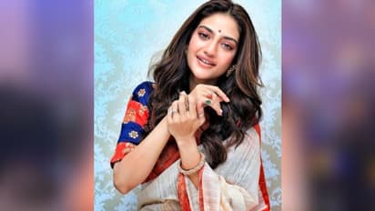 'ডিকশনারি লুক'-এ চিনতে পারছেন নুসরতকে, নো মেক আপেই  চমক দিলেন সাংসদ অভিনেত্রী