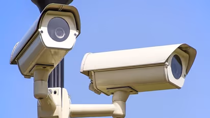 इस Trick से मोबाइल को बनाएं CCTV कैमरा, लाखों खर्च किए बिना FREE में फोन से ही रखें घर-ऑफिस पर नजर