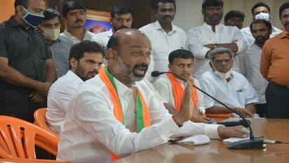 మళ్లీ కేసీఆర్ ఢిల్లీకెందుకు.. కేటీఆర్ ఒక డ్రామారావు, కమీషన్ల కోసం బ్రోకర్లకి వత్తాసు : బండి సంజయ్