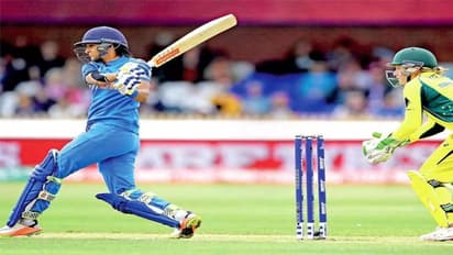 వాళ్లకి రూ.5 కోట్లు, వీళ్లకి రూ.50 లక్షలు... ఇదెక్కడి న్యాయం... మహిళల సెంట్రల్ కాంట్రాక్ట్ లిస్ట్ విడుదల..