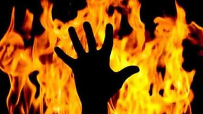 ജപ്തി നടപടിക്കിടെ ഗൃഹനാഥന്‍റെ ആത്മഹത്യാ ശ്രമം; ദേഹത്ത് മണ്ണെണ്ണയൊഴിച്ച് തീ കൊളുത്തി