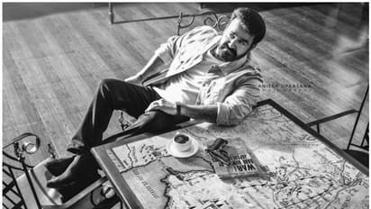 ആരെയോ പ്രതീക്ഷിച്ച് മോഹൻലാല്, തൊട്ടടുത്ത് ഒരു തോക്കും!, ഫോട്ടോ ഏറ്റെടുത്ത് ആരാധകര്