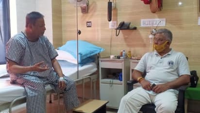 সুস্থ আছেন মুকুল রায়, হাসপাতালে দেখতে গেলেন দিলীপ ঘোষ