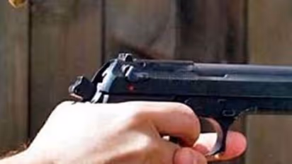 सपा एमएलसी के फ्लैट में युवक की हत्या, चल रही थी बर्थडे पार्टी, सामने आ रही ये कहानी