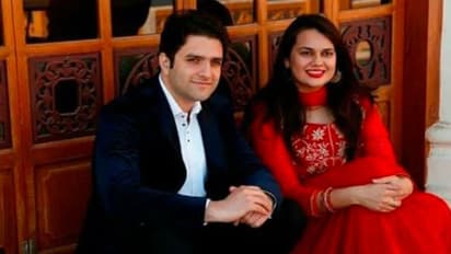 ఐఎఎస్ టాపర్స్ టీనా, అధర్ దంపతులు: విడాకుల కోసం ధరఖాస్తు