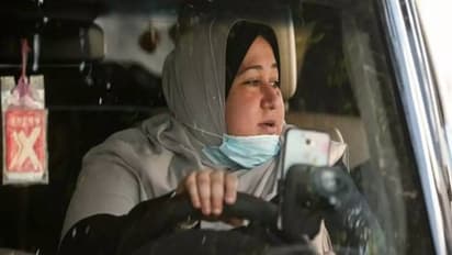 ഗാസയിൽ ആദ്യമായി വനിതാ ടാക്സി ഡ്രൈവർ...