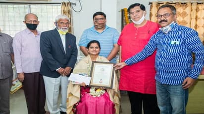 డాక్టర్ ఎం. దేవేంద్ర రచించిన'అడుగులు'కథా సంపుటి ఆవిష్కరణ