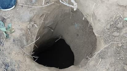 ১৫০ ফুট হামাগুড়ি বিএসএফ কর্তার, কী কী মিলল জঙ্গিদের খোঁড়া সুড়ঙ্গপথ থেকে