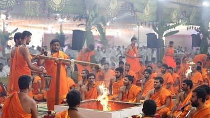 ಸತ್ಯಸಾಯಿ ಗ್ರಾಮಕ್ಕೆ‌‌ ಖ್ಯಾತ ಕ್ರಿಕೆಟ್ ಆಟಗಾರ ಸುನೀಲ್ ಗವಾಸ್ಕರ್ ಭೇಟಿ