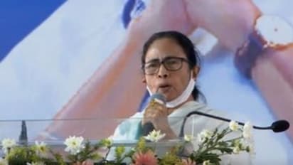 'সিপিএম লোভী-বিজেপি ভোগী', বিরোধীদের কটাক্ষ করে বাঁকুড়া থেকেই প্রচার শুরু মমতার