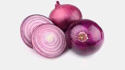 Don’t throw away those onion peels: Benefits of onion skin you should know