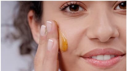 മുഖത്തെ കരുവാളിപ്പ് മാറാൻ തേൻ ഈ രീതിയിൽ ഉപയോഗിക്കൂ