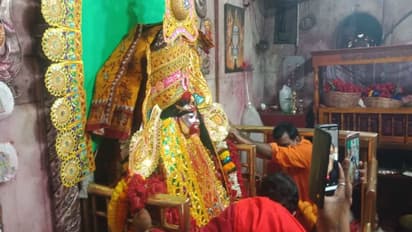 তারাপীঠে জগদ্ধাত্রী রূপে পূজিত হলেন মা তারা, বলি পাঁঠার মাংস-মাছ দিয়ে ভোগ প্রদান