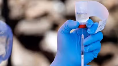 ಕೊರೋನಾ ಲಸಿಕೆ ನೀಡಲು 1 ಲಕ್ಷ ವ್ಯಾಕ್ಸಿನೇಟರ್ಗಳ ಪಡೆ!