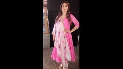 ராசியான வைர தோடு மிஸ்ஸிங்... கண்டுபிடித்து கொடுத்தால் சன்மானம்..! ரஜினி பட நடிகை அறிவிப்பு..!