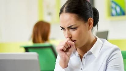 ঢোক গিলতে কষ্ট হচ্ছে ,ওষুধ ছাড়াই জব্দ করুন টনসিলের ব্যথা, রইল অব্যর্থ ঘরোয়া প্রতিকার