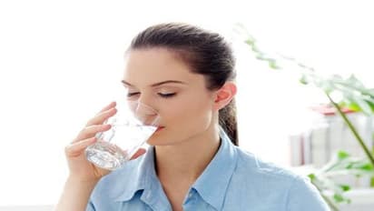 গরম জল না ঠান্ডা জল, করোনাকালে শরীরের রোগ প্রতিরোধ ক্ষমতা বাড়াতে কোনটা বেশি উপকারি, জেনে নিন