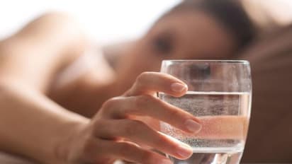  ఉదయాన్నే వేడి నీటిని తాగితే ఇన్ని లాభాలున్నాయా? 