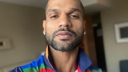 శిఖర్ ధావన్ భార్య ఎప్పుడూ క్యాప్ ఎందుకు పెట్టుకుంటారో తెలుసా..?