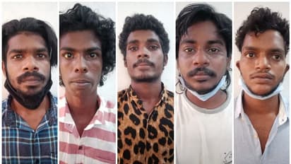 മൊബൈൽ കട കുത്തിത്തുറന്ന് മോഷണം നടത്തിയ സംഭവത്തിൽ അഞ്ചുപേർ പിടിയില്