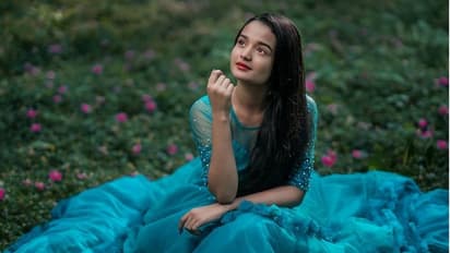 ಫ್ಯಾನ್ಸ್ ಕಮೆಂಟ್ಸ್‌ಗೂ ತಪ್ಪದೆ ಪ್ರತಿಕ್ರಿಯಿಸೋ ನಟಿ ಮೀನಾಕ್ಷಿ ಇವ್ರೇ ನೋಡಿ