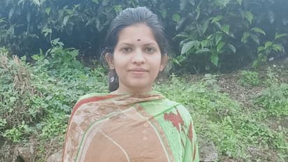 അച്ഛന് കമ്മ്യൂണിസ്റ്റ്, അമ്മ കോണ്ഗ്രസ് അനുഭാവി, മകള് മത്സരിക്കുന്നത് എന്ഡിഎ സ്ഥാനാര്ത്ഥിയായി