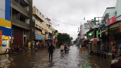 மக்களே உஷார்.. தமிழகத்தை நோக்கி வரும் பேராபத்து.. ரெட் அலர்ட் விடுத்து வானிலை மையம் எச்சரிக்கை..!